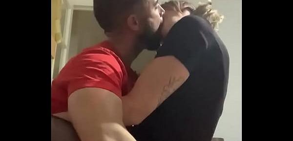 trendsTongue kissing milf